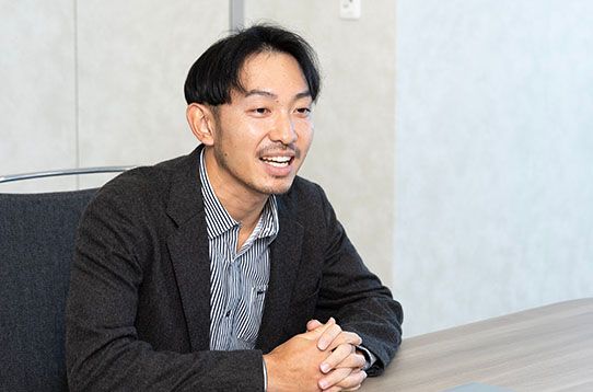 (株)メタルワン DX戦略室 ソリューション事業課兼AI・デジタル企画課 川田直人さんが語る様子